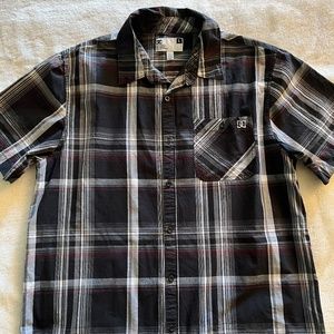 DC Mens short sleeve shirt